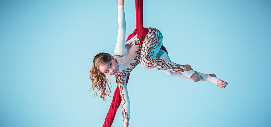 Book Aerialists for Toronto Parties & Events