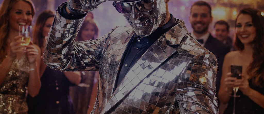 Why Hire Mirror Costume Performers Toronto?